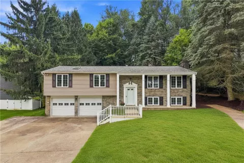 1001 Fassinger Ln, Pittsburgh, PA 15237