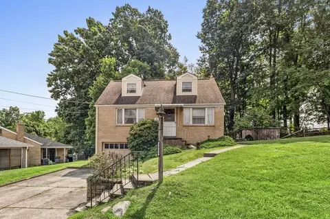 5035 Clelia Dr, Pittsburgh, PA 15236