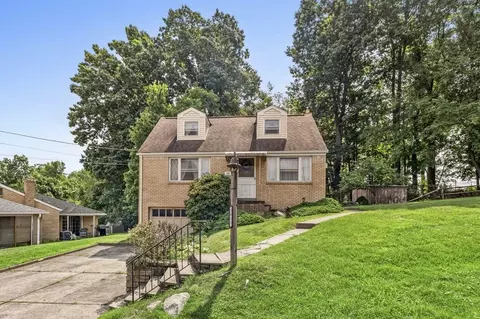 5035 Clelia Dr, Pittsburgh, PA 15236