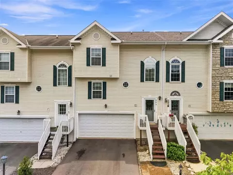 553 Ten Point Ln, Cranberry Township, PA 16066