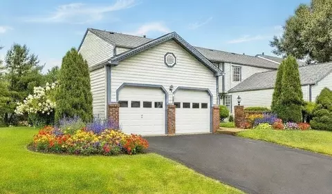 1112 Concord Dr, Lawrence, PA 15055