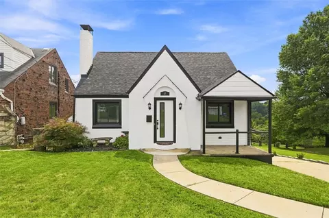 2 Windridge Dr, Pittsburgh, PA 15227