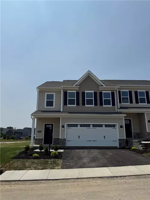 1001 Darcy Dr, Valencia, PA 16059