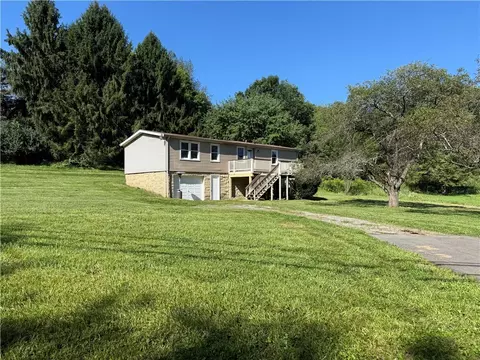 1285 Old Pulaski Rd, New Castle, PA 16105