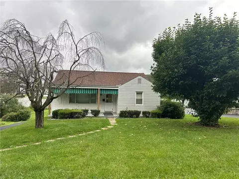 423 Arona Rd, New Stanton, PA 15672