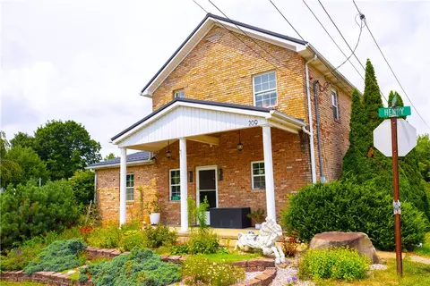 209 Henry St, Wampum, PA 16157