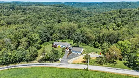 159 Murdocksville Rd, Clinton, PA 15026