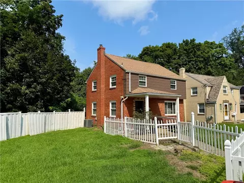 5105 White Oak Dr, Verona, PA 15147