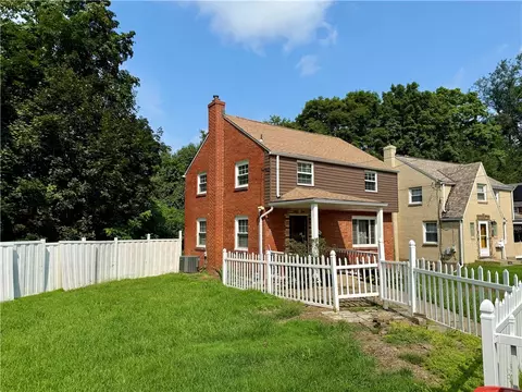 5105 White Oak Dr, Verona, PA 15147
