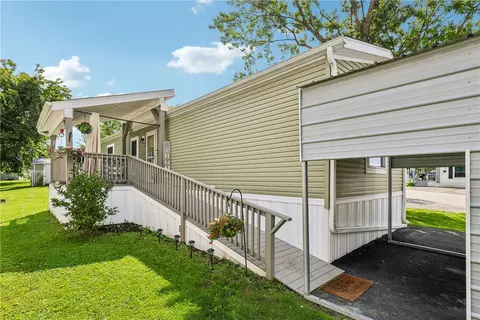 51 Interstate Dr, Claysville, PA 15323