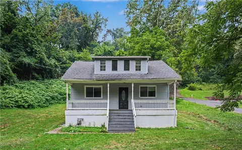1060 Old Coal Hollow Rd, Verona, PA 15147