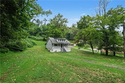 1060 Old Coal Hollow Rd, Verona, PA 15147