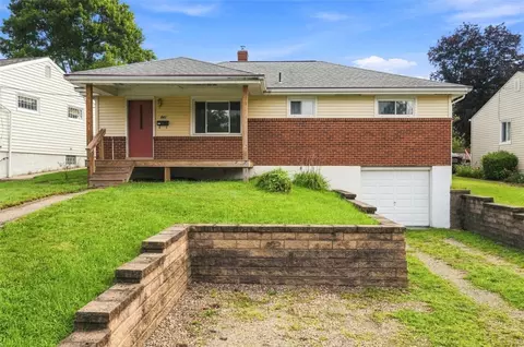541 Arizona Dr, New Kensington, PA 15068