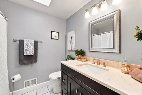 Bath - 138 Rizzi Dr, Irwin, PA 15642 photo 1 of 1