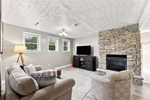 Living - 138 Rizzi Dr, Irwin, PA 15642 photo 2 of 3