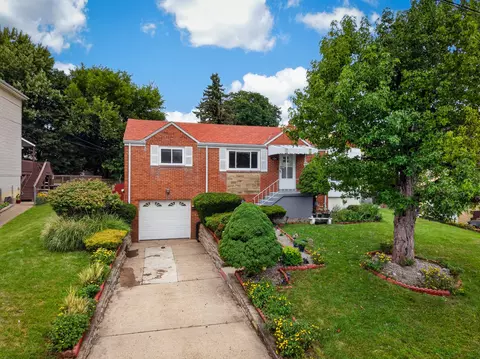 424 Lois, Pittsburgh, PA 15236