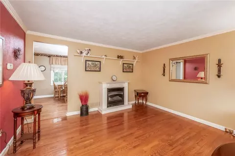 1965 Kirkby Dr, South Park, PA 15129