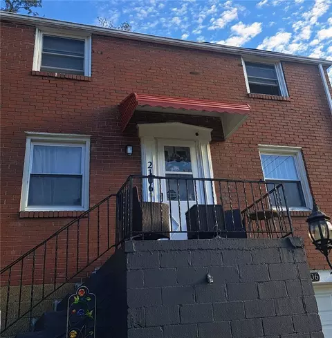 2106 Lindsay Rd, Pittsburgh, PA 15221
