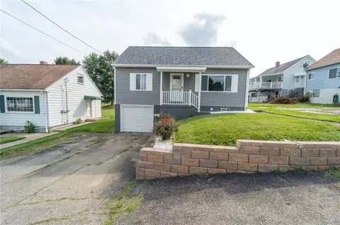 205 Carnation St, Uniontown, PA 15401