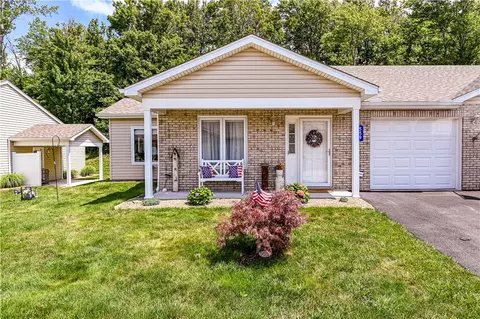 559 Sunview Cir, Latrobe, PA 15650