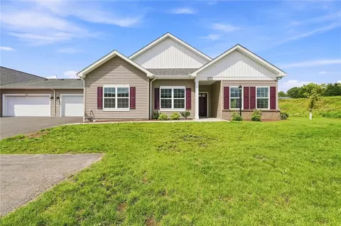 2083 S Links Ave, Butler, PA 16001