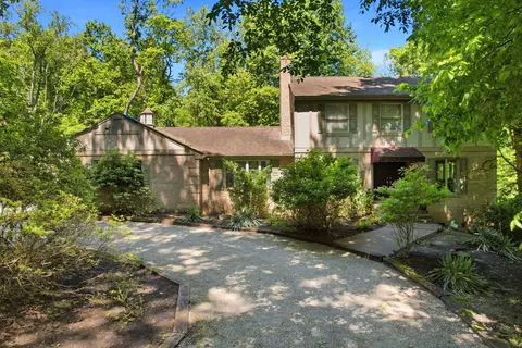 571 Flower Hl, Pittsburgh, PA 15238