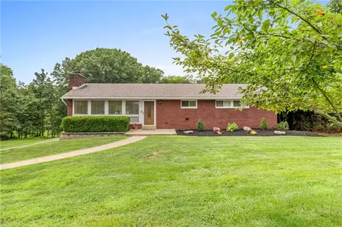 336 Maple Rd, Pittsburgh, PA 15239