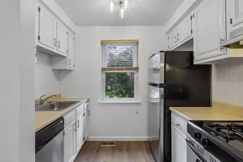 Kitchen - 136 Mosside, Seven Fields, PA 16046 photo 5 of 5