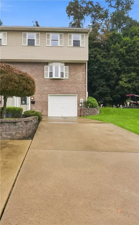 331 Clavale Dr, North Versailles, PA 15137