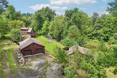 398 Rose Point Harlansburg Rd, New Castle, PA 16101