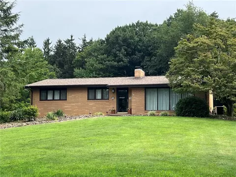 327 Holyoke Rd, Butler, PA 16001