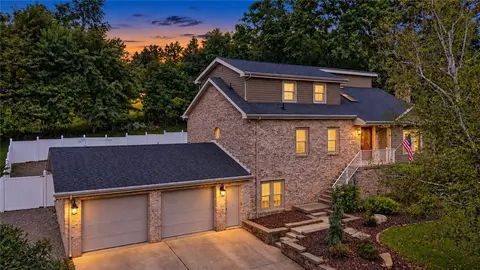 119 Mingo Circle Dr, Finleyville, PA 15332