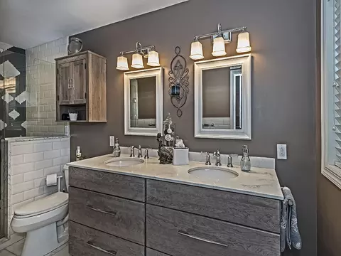 Bath - 575 E Vanderbilt, Mars, PA 16046 photo 1 of 5