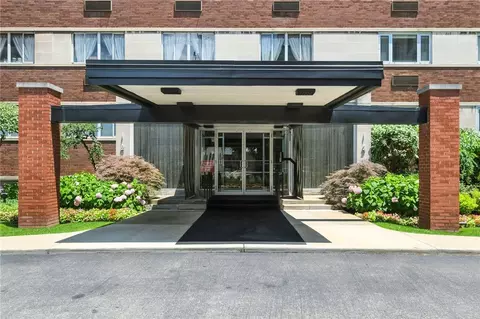 128 N Craig St #902, Pittsburgh, PA 15213