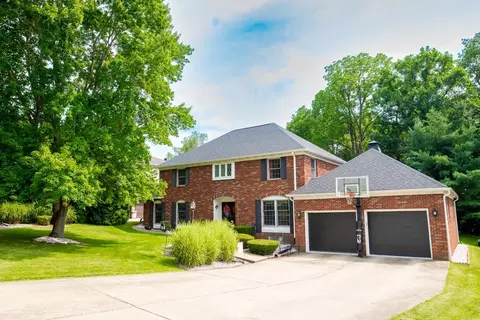 856 Walnut Dr, Ellwood City, PA 16117