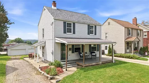 891 Bon Air Dr, Sharon, PA 16146