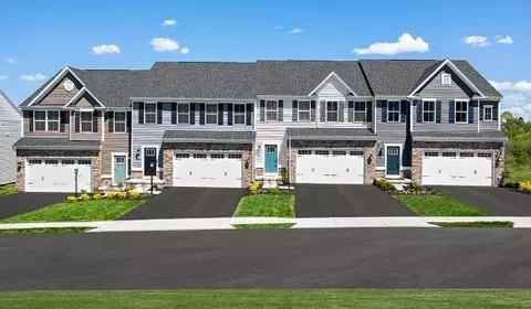 157 Ironwood St, Zelienople, PA 16063