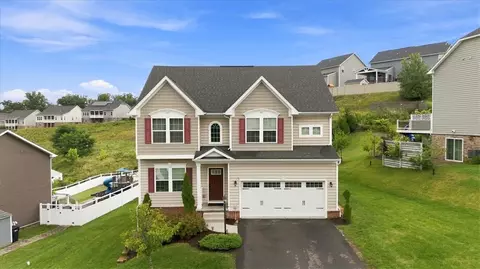 111 Pinevalley Dr, Pittsburgh, PA 15229