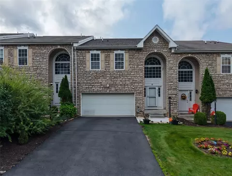 2115 Shawnee Dr, Washington, PA 15301