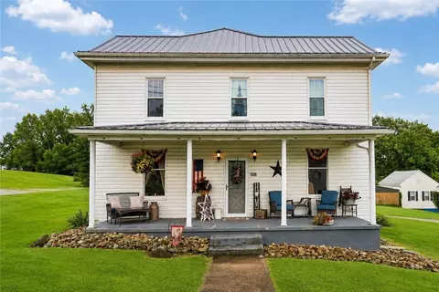 1106 Cross Creek Rd, Burgettstown, PA 15021