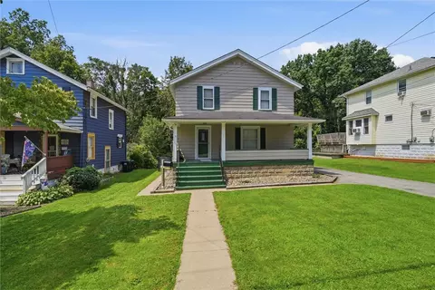 98 Baker Ave, Hermitage, PA 16148
