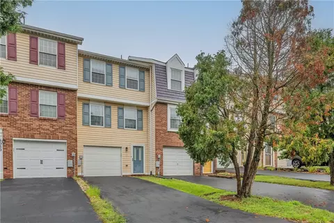 5018 Hamilton Dr, Aliquippa, PA 15001