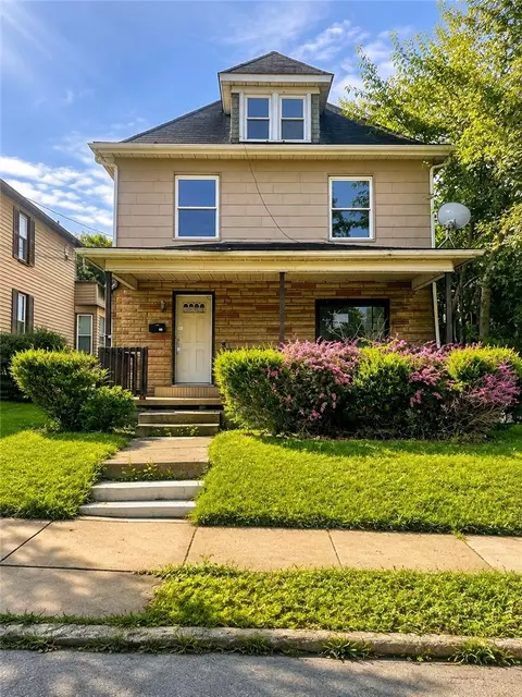 820 Lathrop St, New Castle, PA 16101