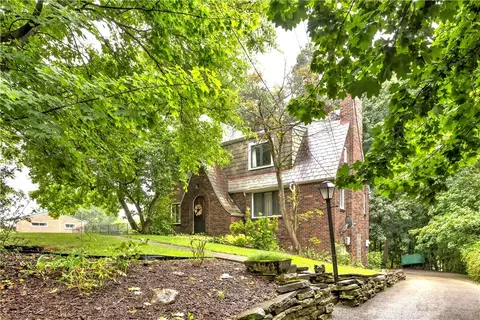 Exterior - 148 E Fairview Ave, Pittsburgh, PA 15237 photo 2 of 10
