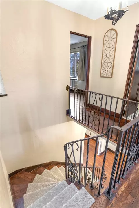 Entry Way - 148 E Fairview Ave, Pittsburgh, PA 15237 photo 4 of 4