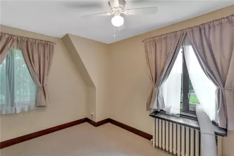 Bedroom - 148 E Fairview Ave, Pittsburgh, PA 15237 photo 8 of 8