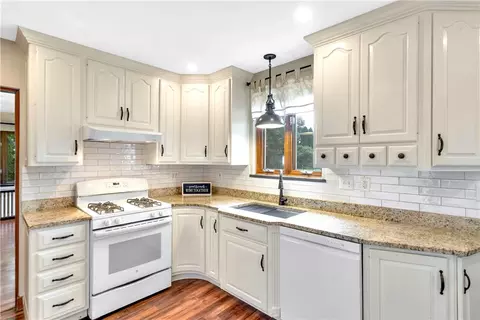 Kitchen - 148 E Fairview Ave, Pittsburgh, PA 15237 photo 1 of 4