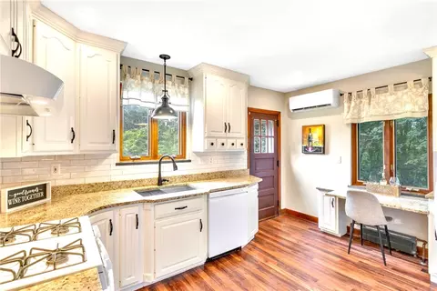 Kitchen - 148 E Fairview Ave, Pittsburgh, PA 15237 photo 2 of 4
