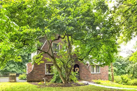 Exterior - 148 E Fairview Ave, Pittsburgh, PA 15237 photo 5 of 10