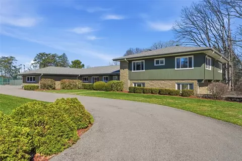 103 Zernich Dr, Aliquippa, PA 15001